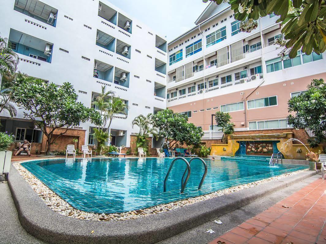Hotel Sutus Court 5 Pattaya Exteriér fotografie