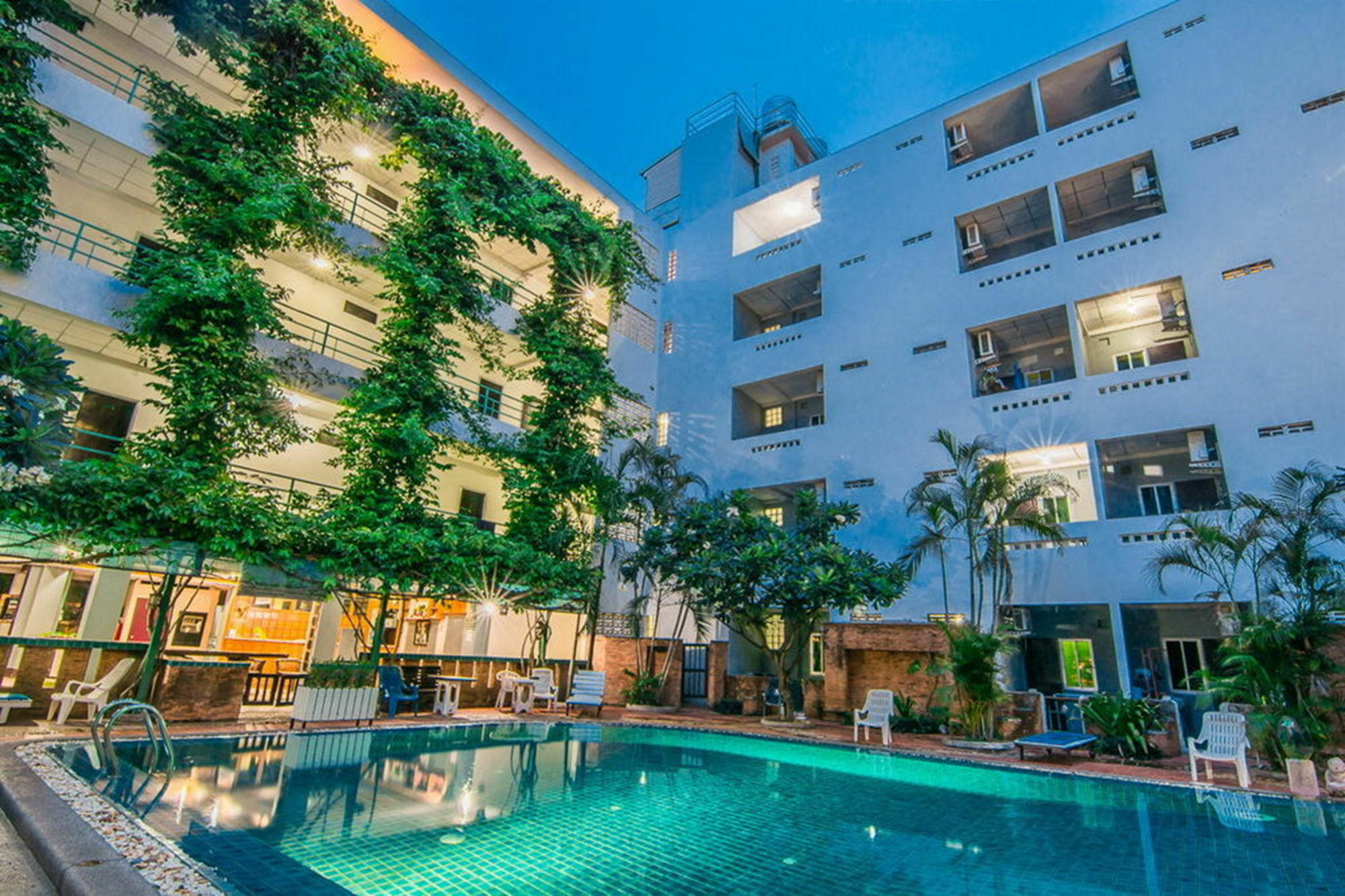 Hotel Sutus Court 5 Pattaya Exteriér fotografie