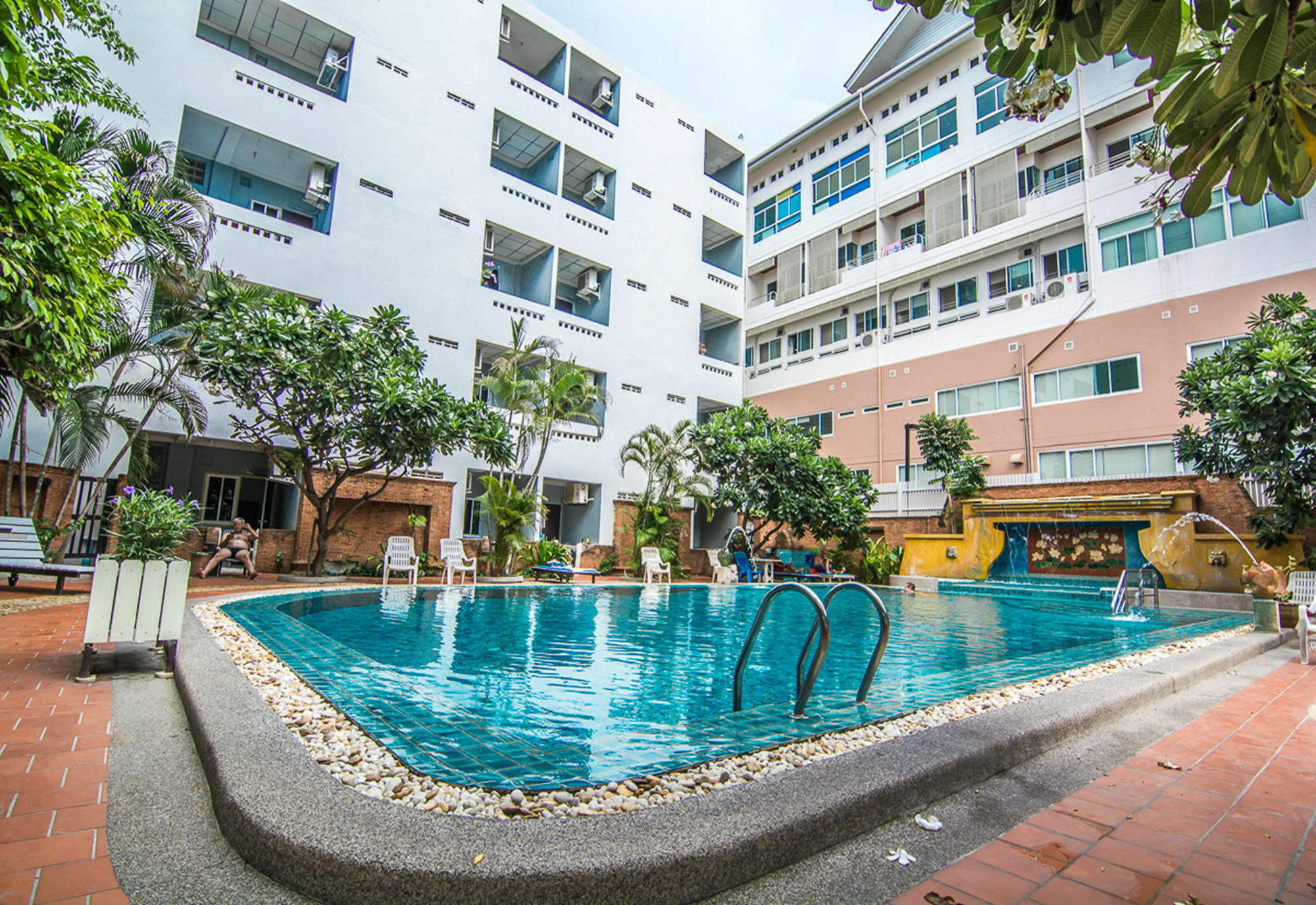 Hotel Sutus Court 5 Pattaya Exteriér fotografie